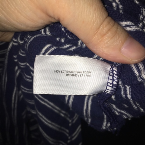 Old Navy 3/4 sleeve top navy & white stripes - Picture 4 of 6